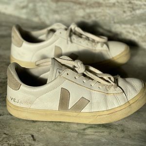 Veja Sneakers Sz 9